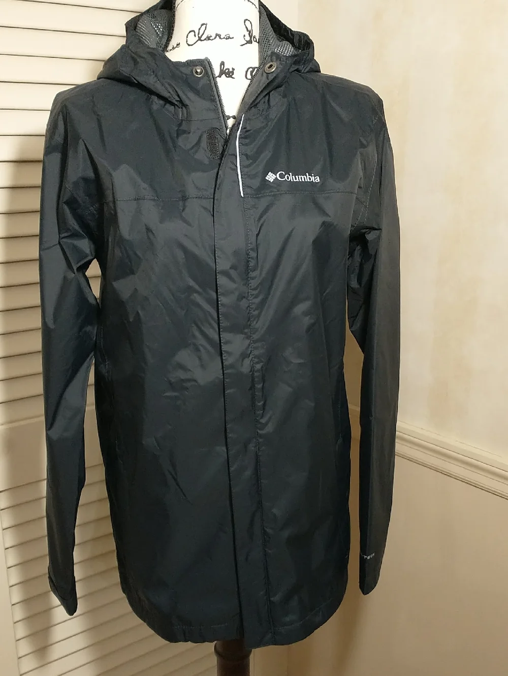LIKE NEW Columbia Watertight Omnitech Black Rain Jacket, Kids Size 18-20 XL